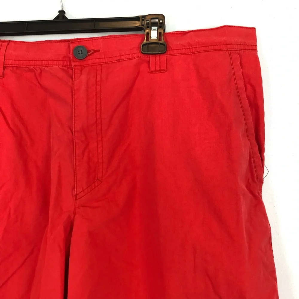 Columbia Flat Front Casual Chino Shorts Men's Size 40W Red Mid Rise‎ Pockets
